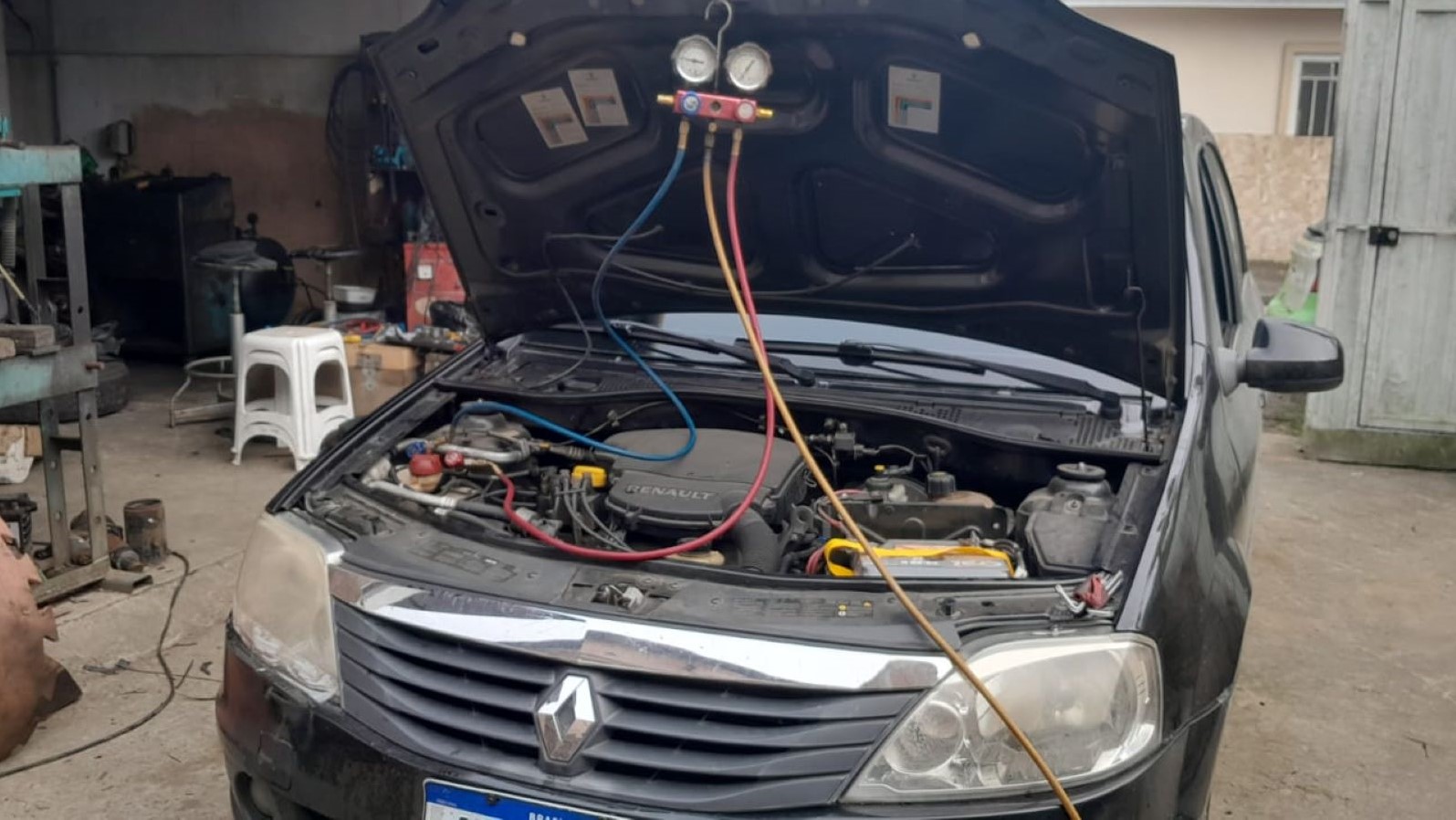 Imagem de dentro da Oficina Ribeiro